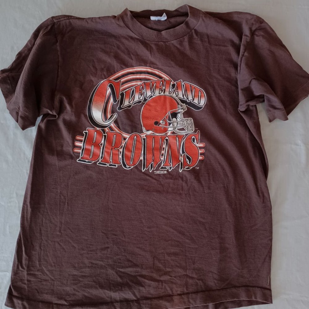 Trench Ultra brand T-shirt with the Cleveland Browns logo size XL
